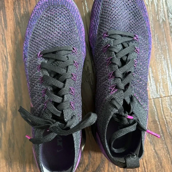 Men’s Nike Black and Purple Vapormax Shoes - Picture 3 of 6